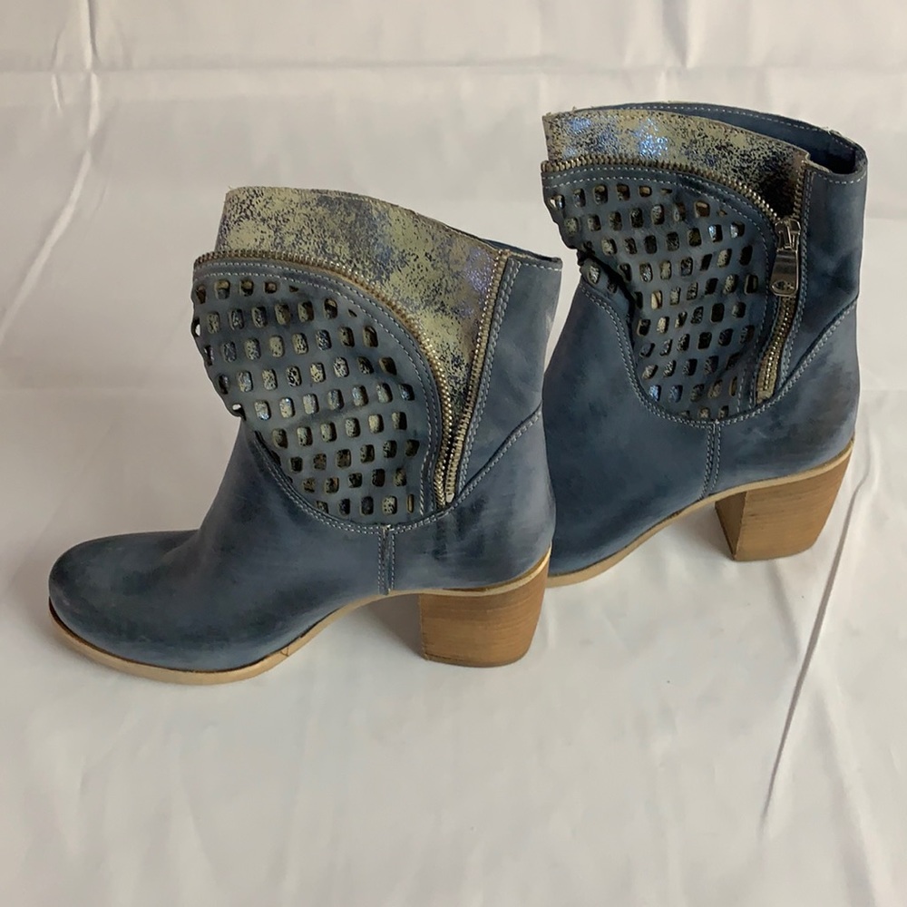 Blue Italian booties